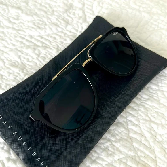 Quay Australia | Accessories | Quay Black Sunglasses With  display picture 2